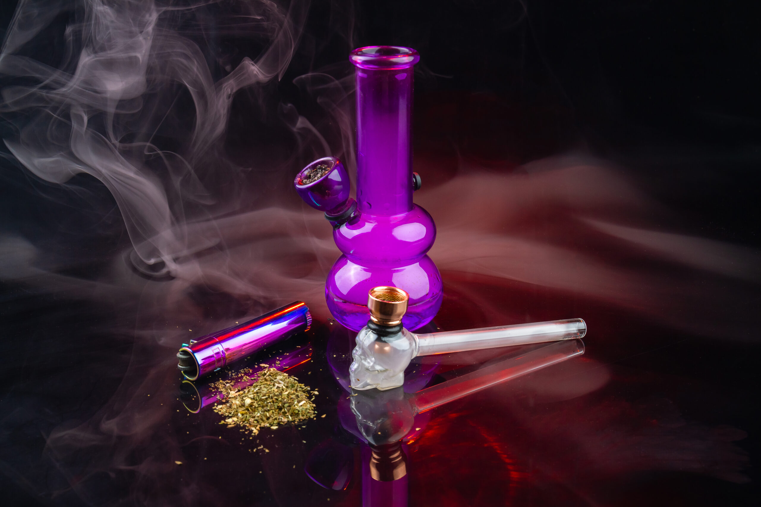 https://www.hemphousecannabis.it/wp-content/uploads/2022/10/bong-per-marijuana-scaled.jpg